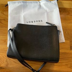 Almost new Lo & Sons Pearl travel crossbody bag in black saffiano leather